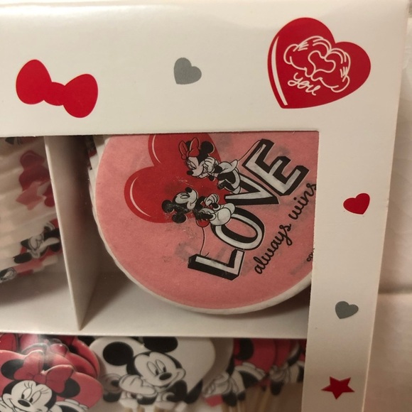 New Disney Minnie Mickey Mouse Cupcake Liners & Topper Set  - Valentines Day - Picture 3 of 6
